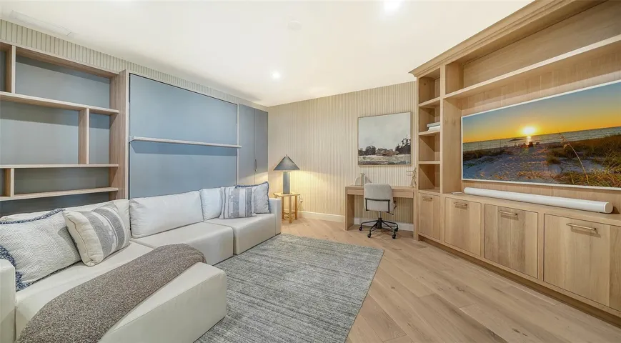 1300 Benjamin Franklin Dr #809, Sarasota, FL 34236