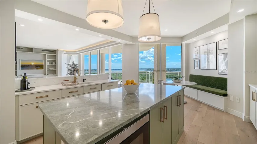 1300 Benjamin Franklin Dr #809, Sarasota, FL 34236