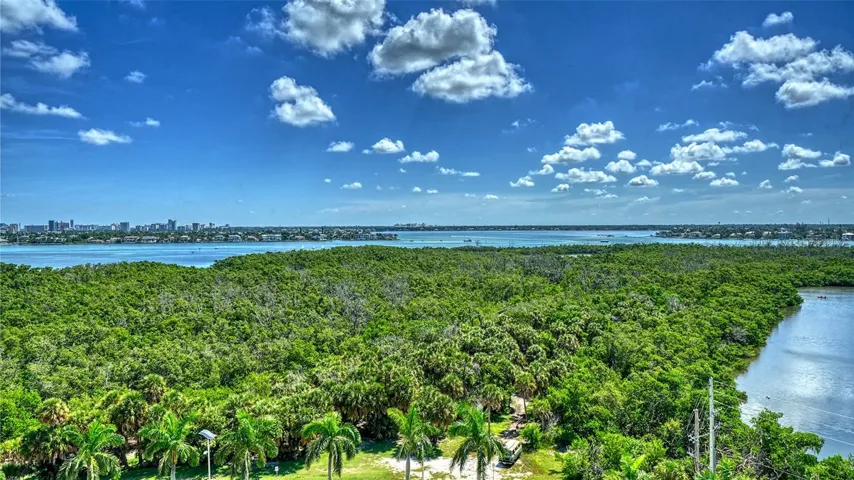 1300 Benjamin Franklin Dr #809, Sarasota, FL 34236