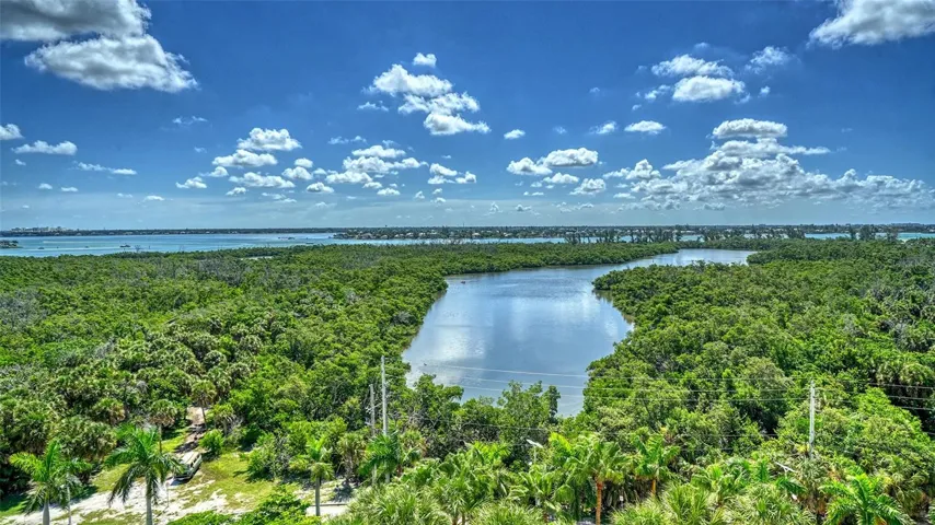 1300 Benjamin Franklin Dr #809, Sarasota, FL 34236