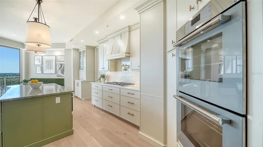 1300 Benjamin Franklin Dr #809, Sarasota, FL 34236