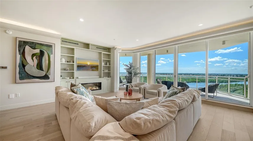 1300 Benjamin Franklin Dr #809, Sarasota, FL 34236
