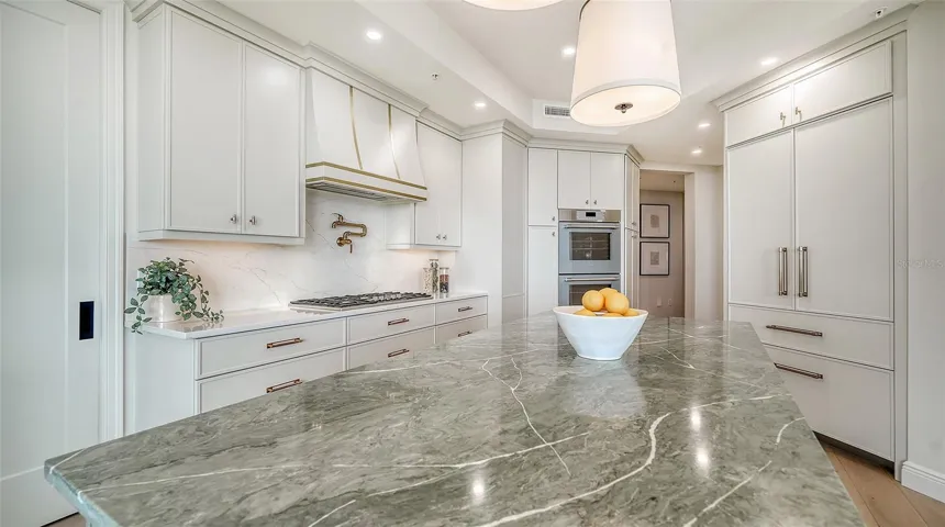 1300 Benjamin Franklin Dr #809, Sarasota, FL 34236