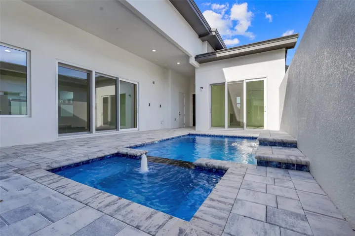 3044 Kensington Ave, Davenport, FL 33837
