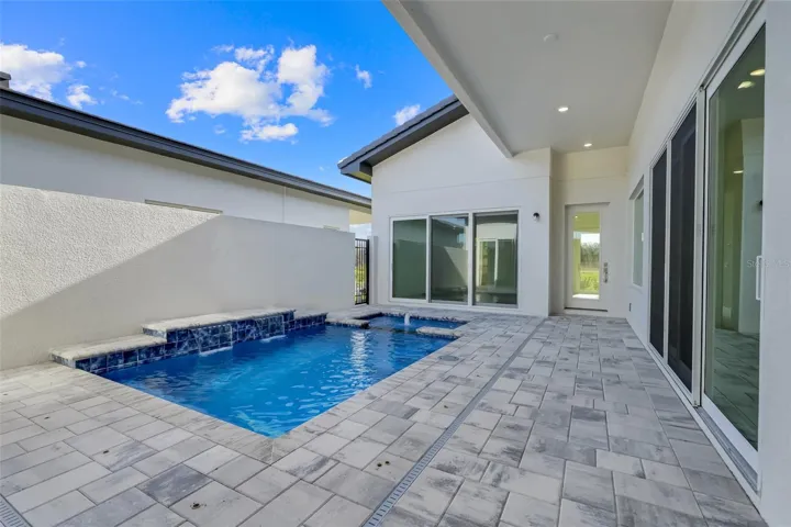 3044 Kensington Ave, Davenport, FL 33837