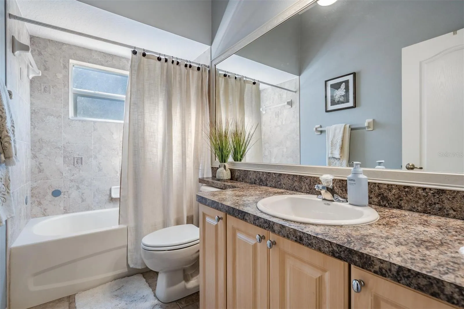 Downstairs full bath