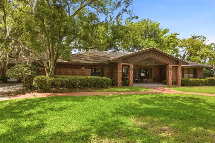 4910 E Lake Dr, Winter Springs, FL 32708