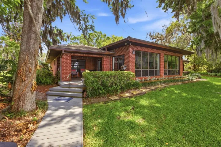4910 E Lake Dr, Winter Springs, FL 32708