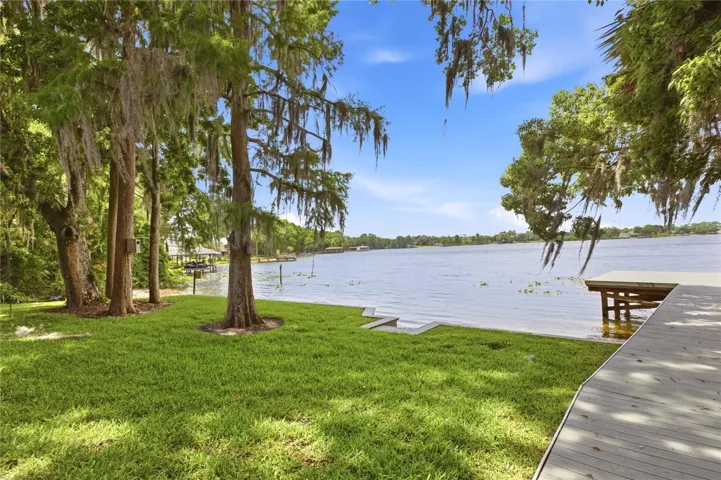 4910 E Lake Dr, Winter Springs, FL 32708