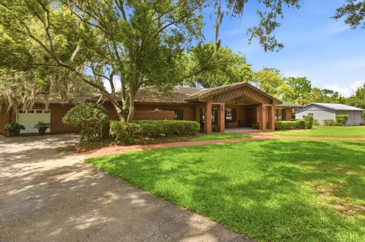 4910 E Lake Dr, Winter Springs, FL 32708