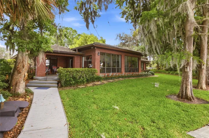 4910 E Lake Dr, Winter Springs, FL 32708