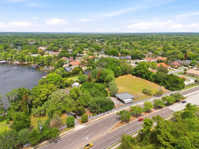 4910 E Lake Dr, Winter Springs, FL 32708