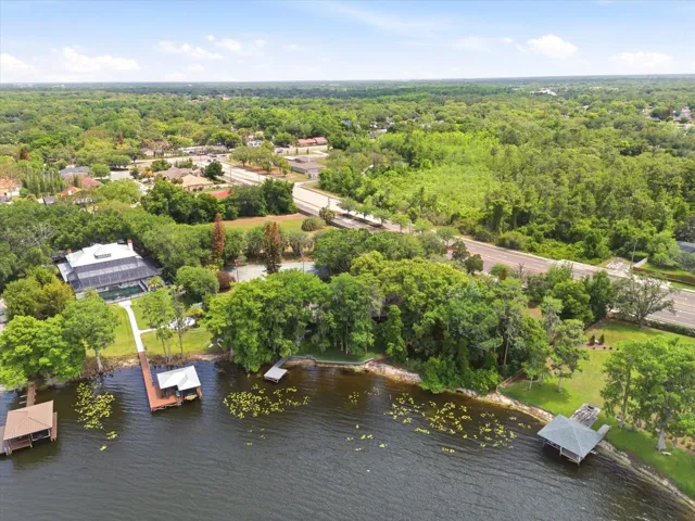 4910 E Lake Dr, Winter Springs, FL 32708