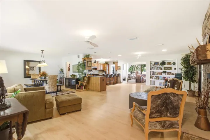 4910 E Lake Dr, Winter Springs, FL 32708