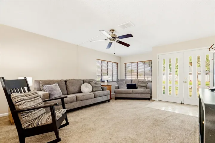 8 Lladd Ct, Palm Coast, FL 32164