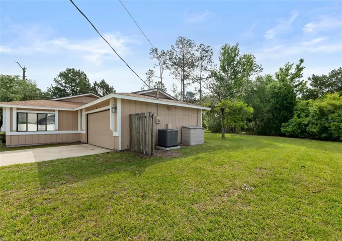 8 Lladd Ct, Palm Coast, FL 32164