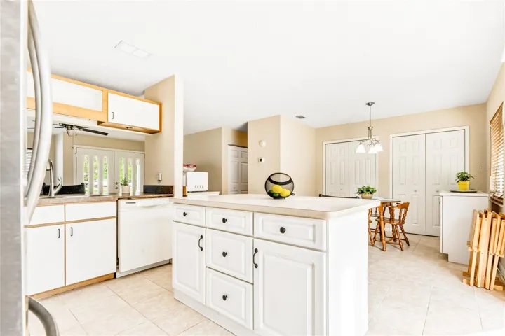 8 Lladd Ct, Palm Coast, FL 32164