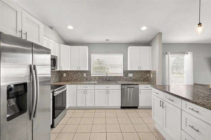 7619 Crescent Palm Dr, Wesley Chapel, FL 33545