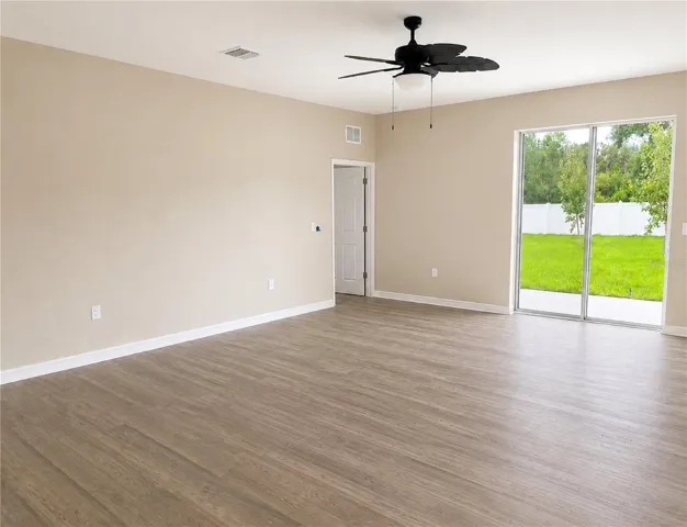 411 Shannon Estates Ct, Plant City, FL 33563