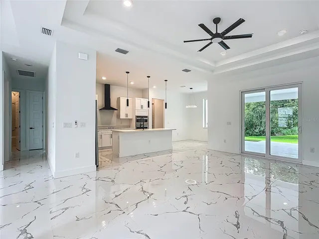 2105 Dorman Rock Pl, Plant City, FL 33565