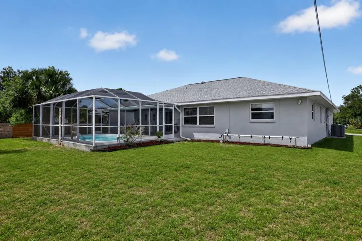 881 Riviera Ln Nw, Port Charlotte, FL 33948