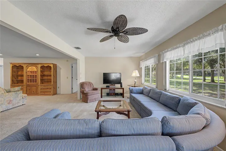 7088 Crown Oaks Dr, Spring Hill, FL 34606