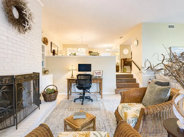 100 S Tremain St #g2, Mount Dora, FL 32757
