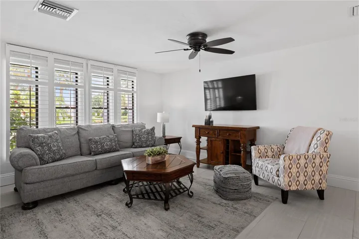 5215 Pelican Blvd, Cape Coral, FL 33914