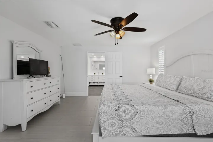 5215 Pelican Blvd, Cape Coral, FL 33914