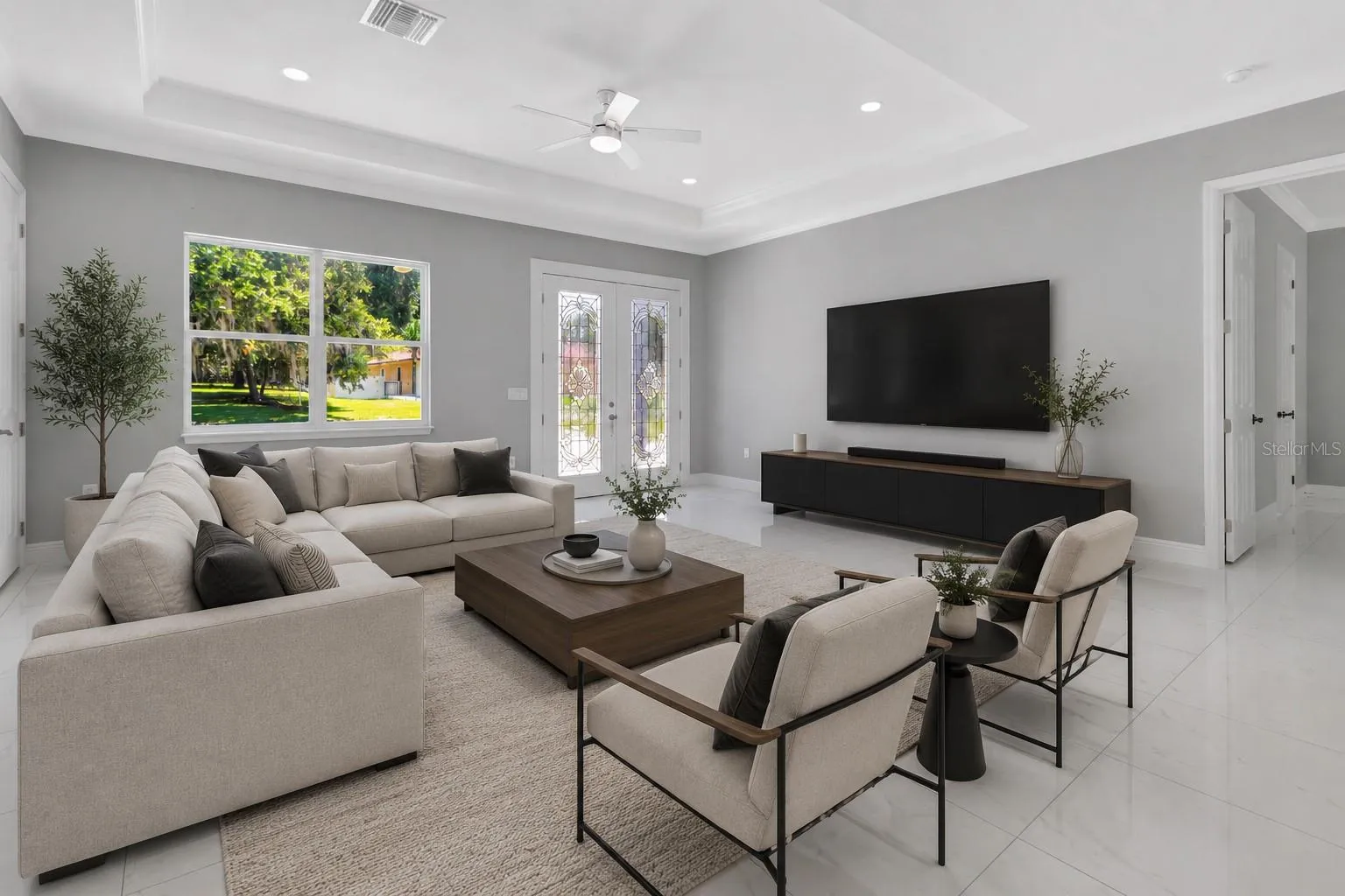 STAGED LIVING
