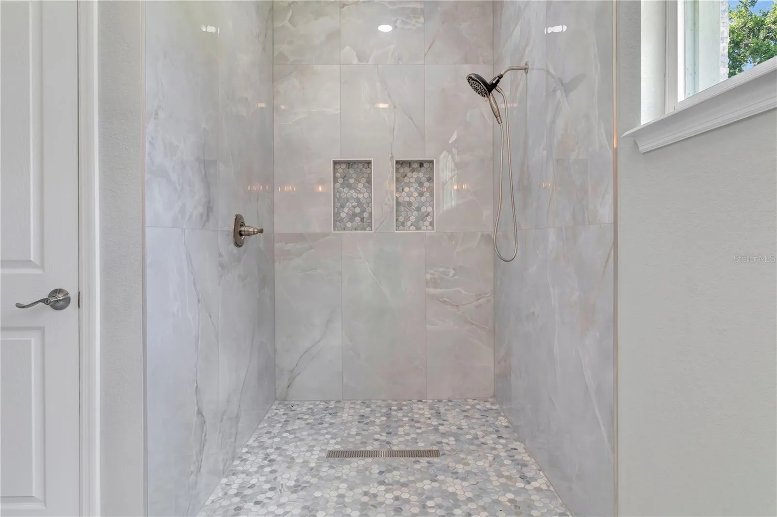 MASTER SHOWER