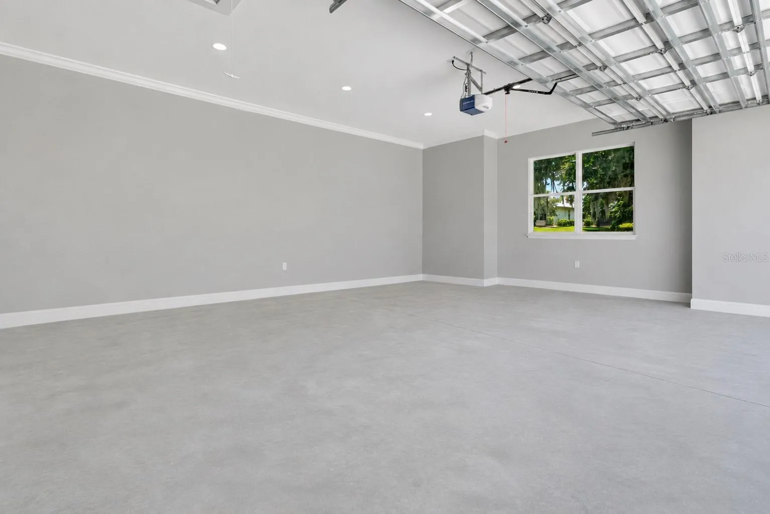 2+ X LARGE GARAGE