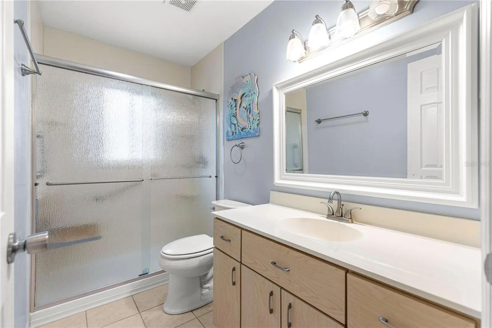 TILED SHOWER WITH BENCH SEAT