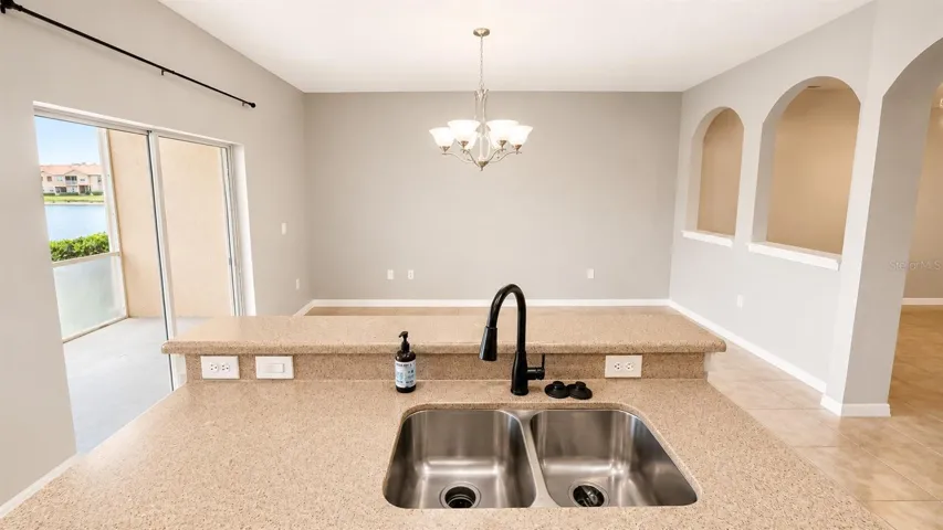 3696 Parkridge Cir #26-105, Sarasota, FL 34243