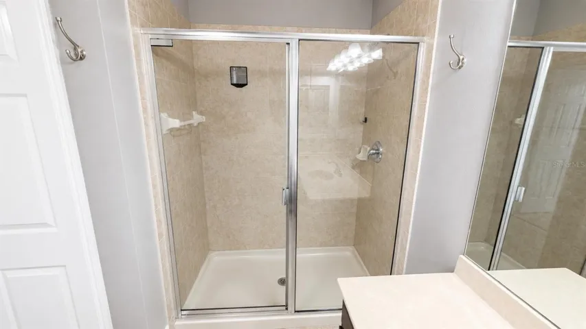 3696 Parkridge Cir #26-105, Sarasota, FL 34243
