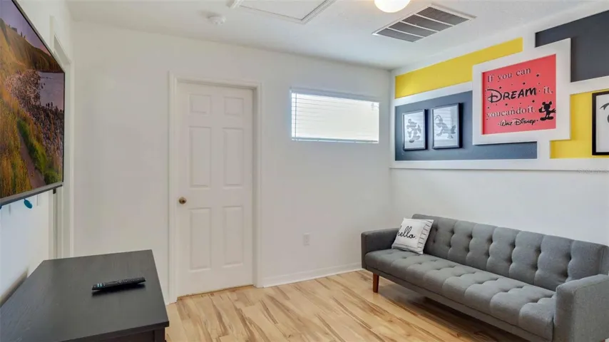 430 Las Fuentes Dr, Kissimmee, FL 34746