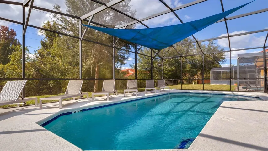 430 Las Fuentes Dr, Kissimmee, FL 34746