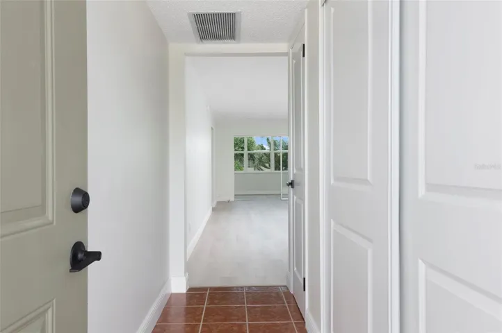 1225 58th St N #203a, St Petersburg, FL 33710