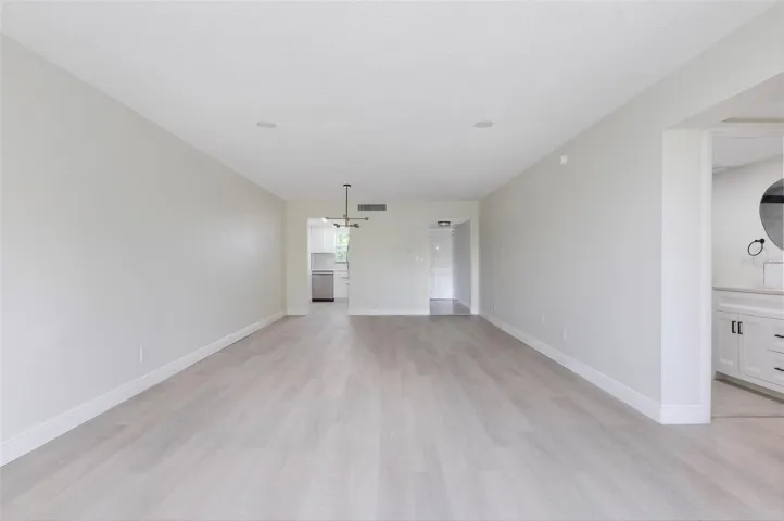 1225 58th St N #203a, St Petersburg, FL 33710