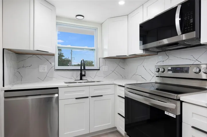 1225 58th St N #203a, St Petersburg, FL 33710