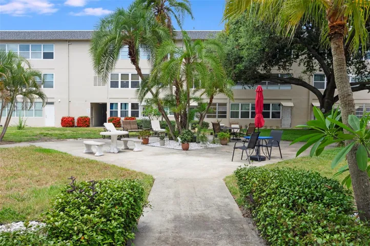 1225 58th St N #203a, St Petersburg, FL 33710