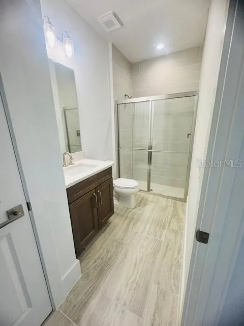 Upstairs Shared Bath
