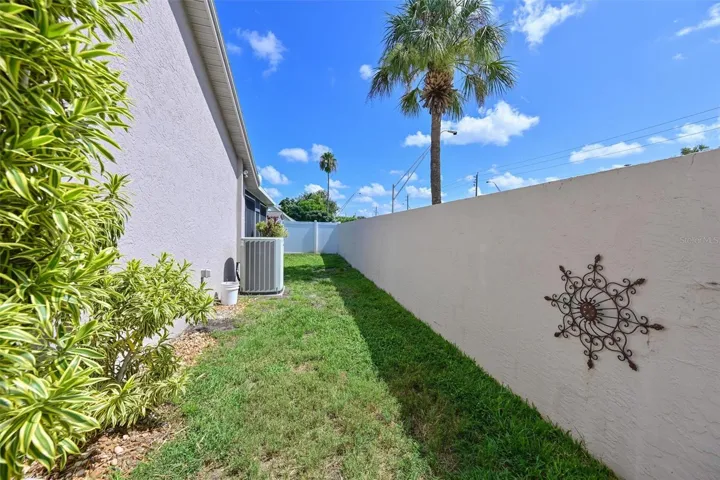 4427 Murfield Dr E, Bradenton, FL 34203