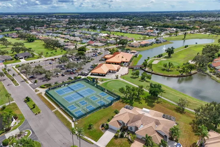 4427 Murfield Dr E, Bradenton, FL 34203