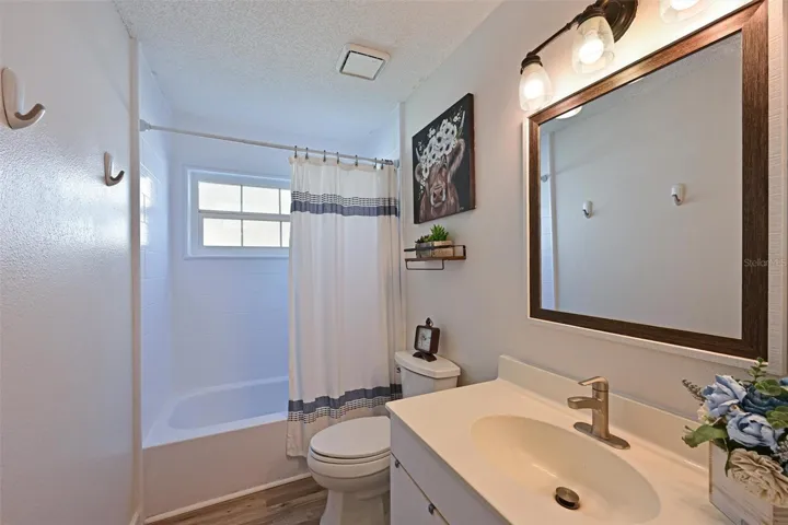 4427 Murfield Dr E, Bradenton, FL 34203