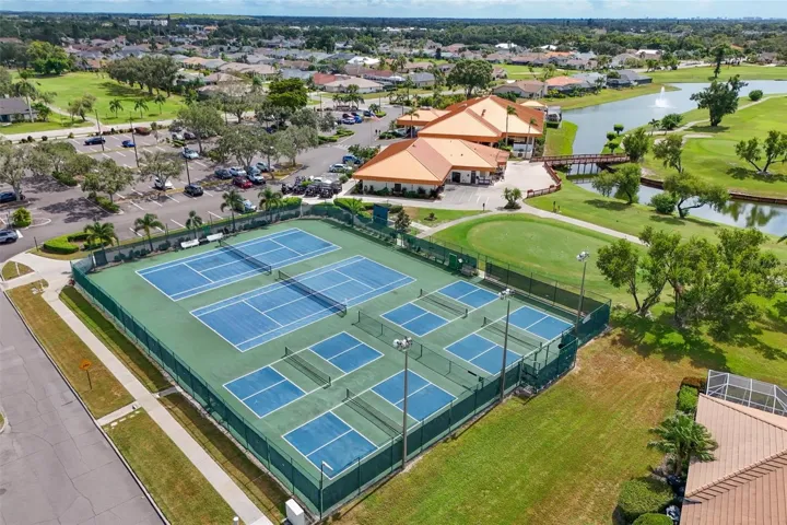 4427 Murfield Dr E, Bradenton, FL 34203