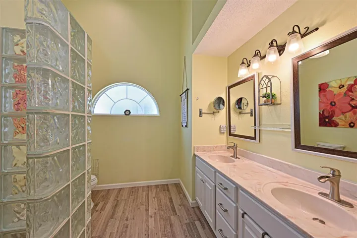 4427 Murfield Dr E, Bradenton, FL 34203