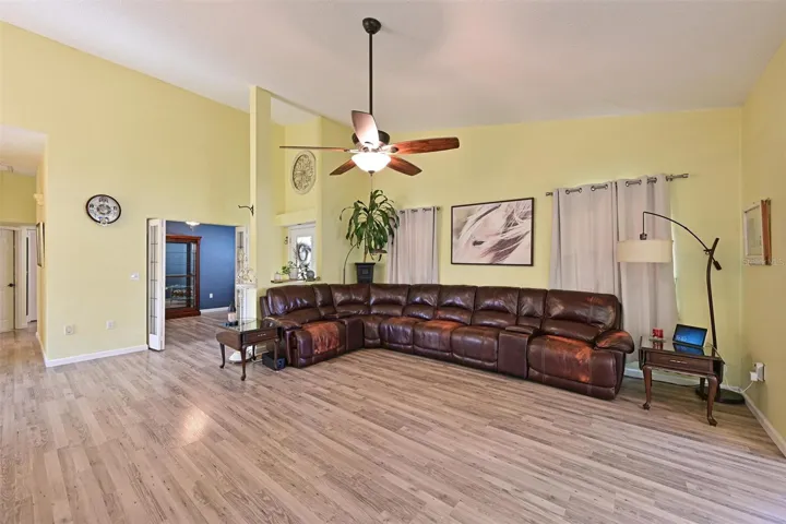 4427 Murfield Dr E, Bradenton, FL 34203