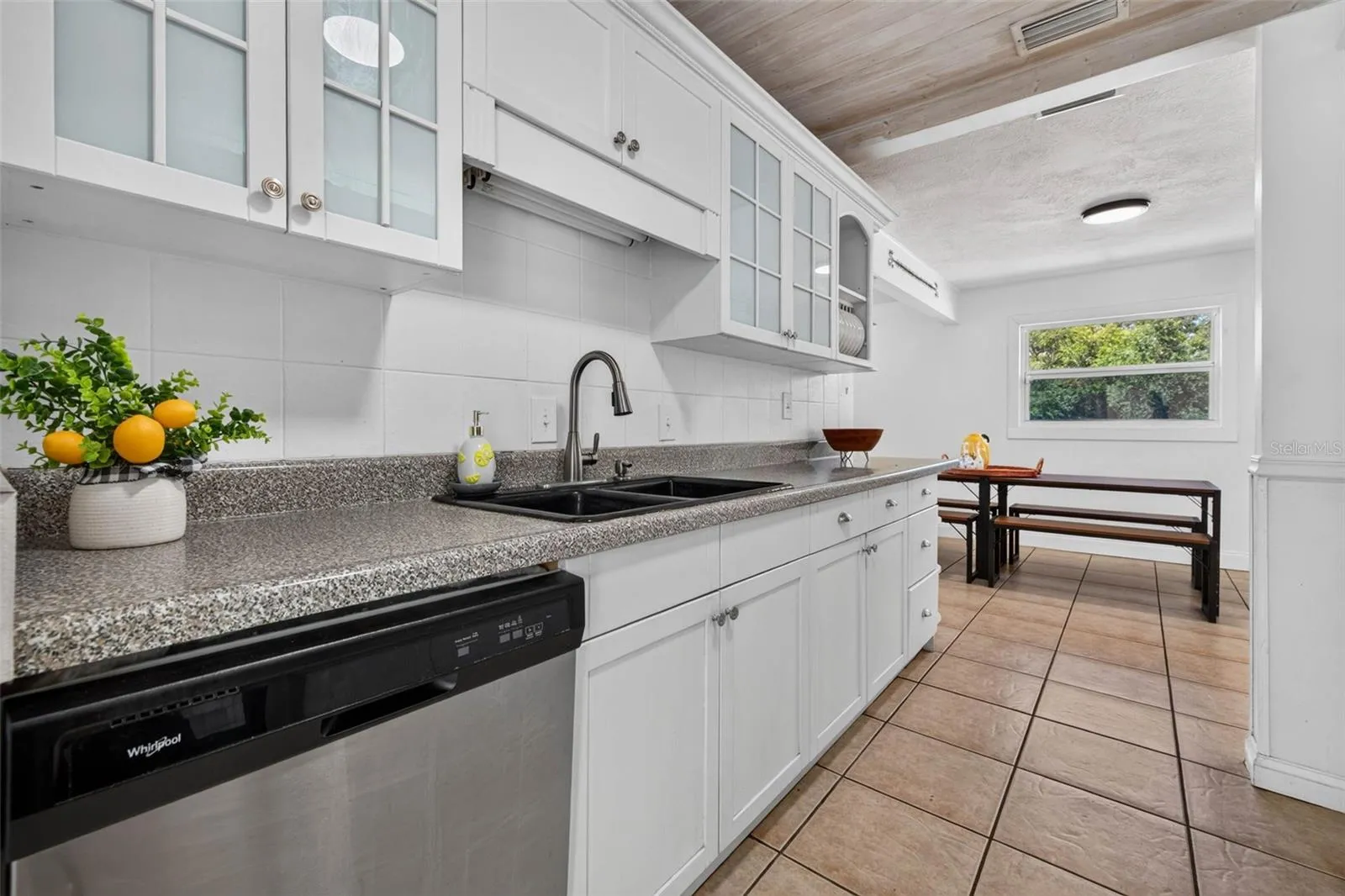 Clean and Bright Kitchen
