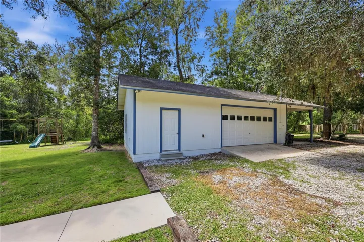 Detached garage/workshop